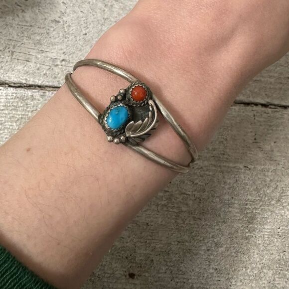Vintage Navajo Sterling Turquoise And Coral Cuff Bracelet - Picture 2 of 7